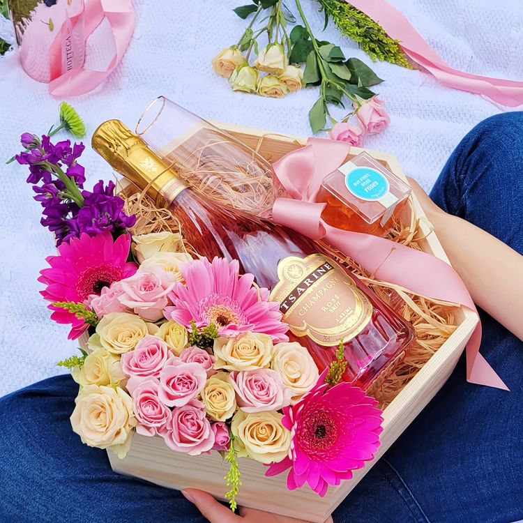 Caja de regalo: Blooms & Bubbles